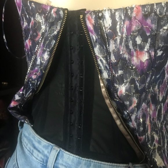 Elie Tahari Nia Metallic Jacquard Ruffle Bustier - Picture 10 of 13